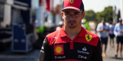 Jestli budu takhle jezdit, nezasloužím si vyhrávat, sype si Leclerc popel na hlavu