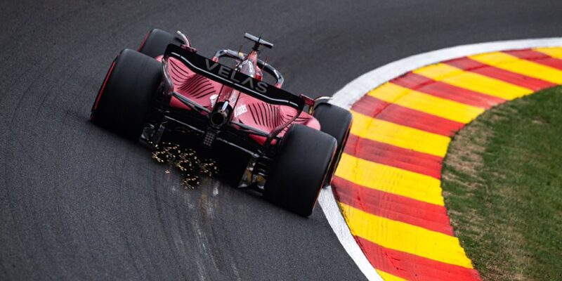 Sainz získává pole position! Albon odstartuje šestý