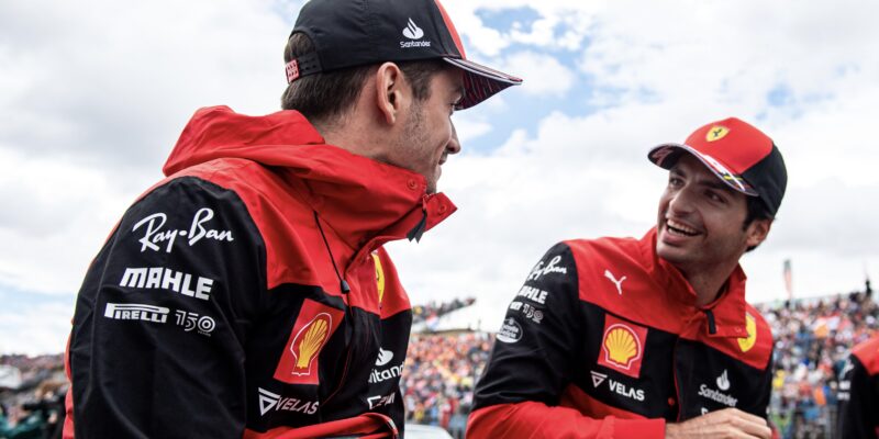 Sainz by mohl být pro Leclerca problémem, říká Montoya