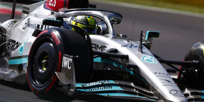 Lewis Hamilton zopakoval důvěru Mercedesu navzdory propadu