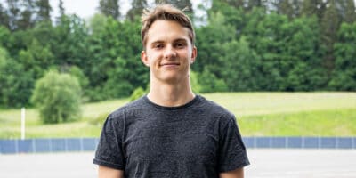 Oscar Piastri potvrzen v McLarenu pro příští rok