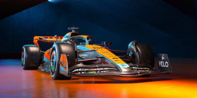 Nový McLaren MCL60 debutoval na trati v Bahrajnu