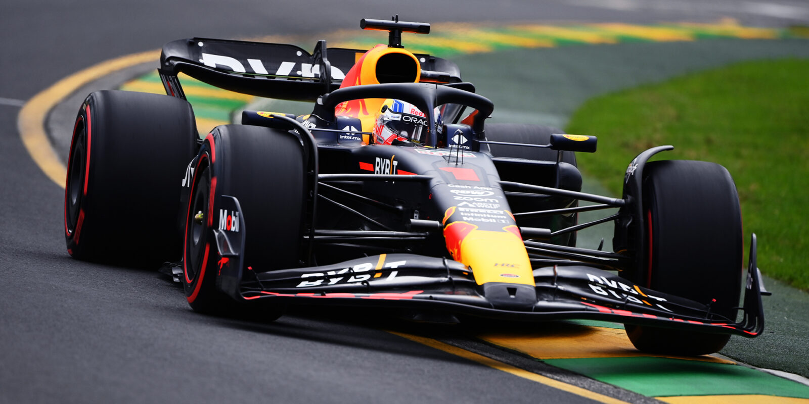 Kvalifikaci v Austrálii ovládl Verstappen, Pérez poslední