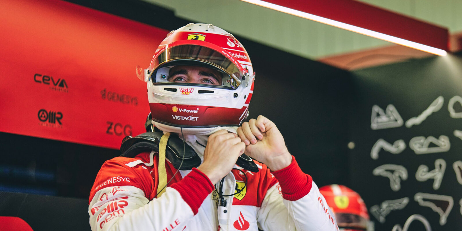 Leclerc bude po penalizaci startovat v Monaku z šestého místa
