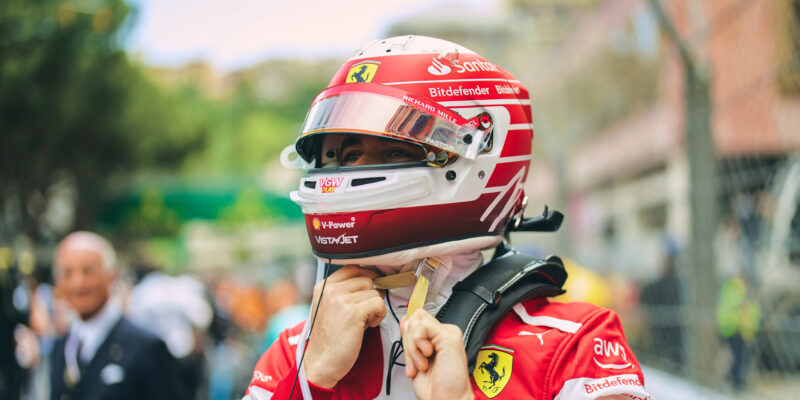 Charles Leclerc: Ferrari je „příliš daleko“