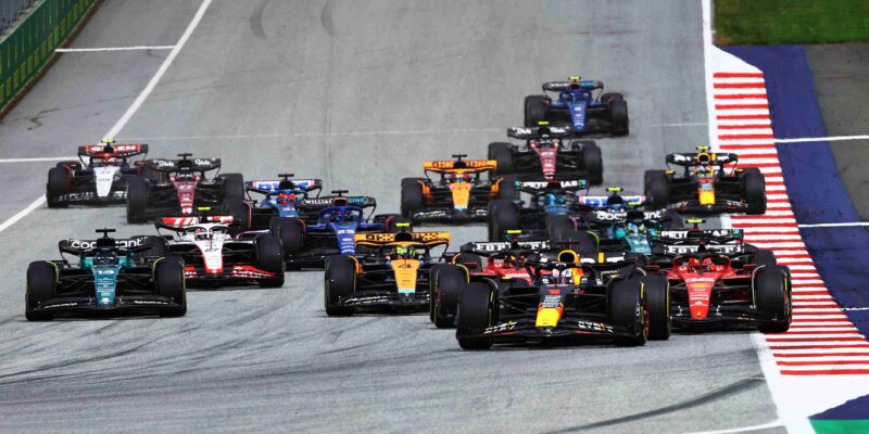 V Rakousku dominoval Verstappen před Leclercem a Pérezem