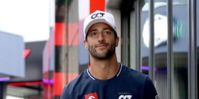 Ricciardo: Buď bych narazil do něj, nebo do zdi