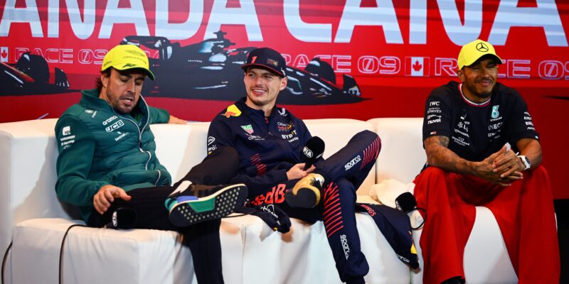Co v půlce sezony spojuje Verstappena, Hamiltona a Alonsa?
