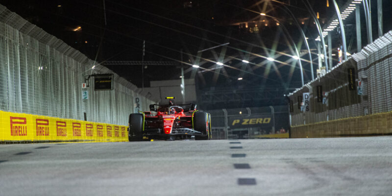 V nočním Singapuru ovládl kvalifikaci Carlos Sainz
