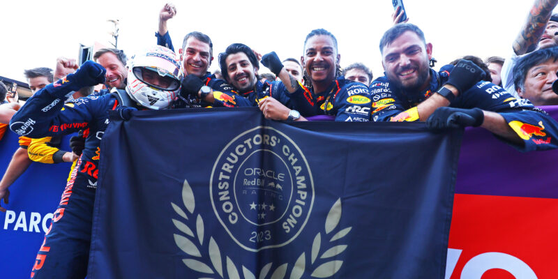 V japonské Suzuce vyhrál Verstappen, Red Bull získal titul