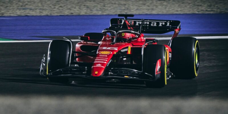 Leclerc vyjádřil obavy z tempa Mercedesu v Kataru