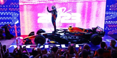 Noční sprint ovládl Piastri, Verstappen potřetí šampionem