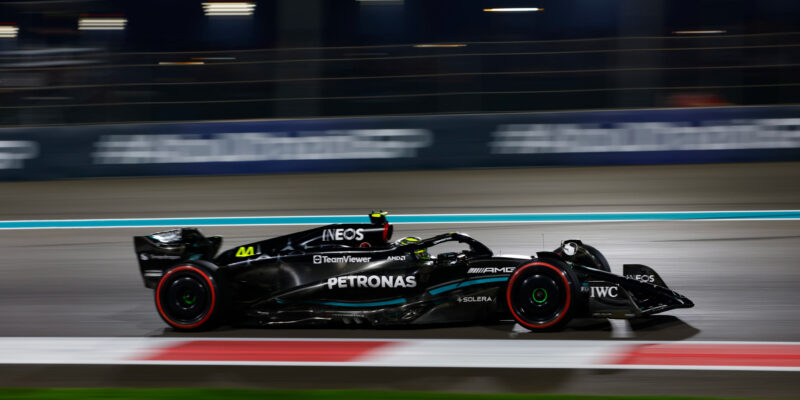 Lewis Hamilton: Dostat se v Abú Zabí do Q3 bude výzvou