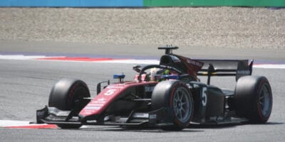 Finále sezóny F2: Nový šampion se jmenuje Théo Pourchaire