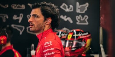 Carlos Sainz: Nový vůz Ferrari se v simulátoru chová jinak