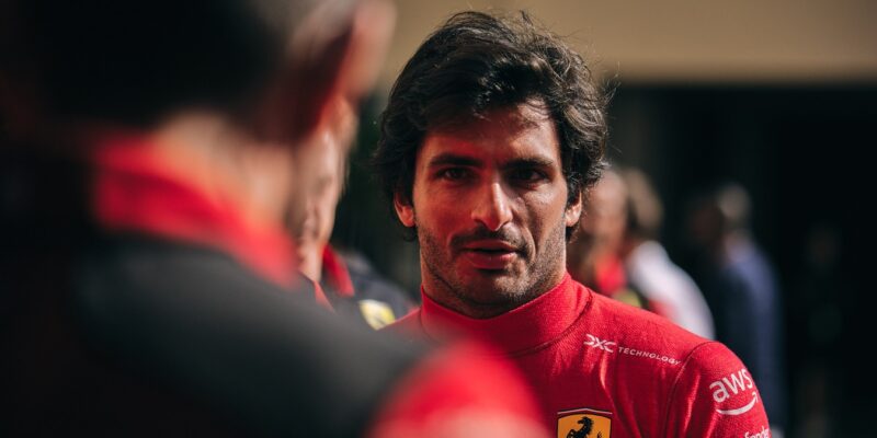Sainz popírá, že strategie byla Achillovou patou Ferrari