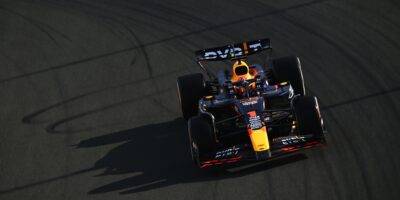 První trénink v Saudské Arábii ovládl Max Verstappen