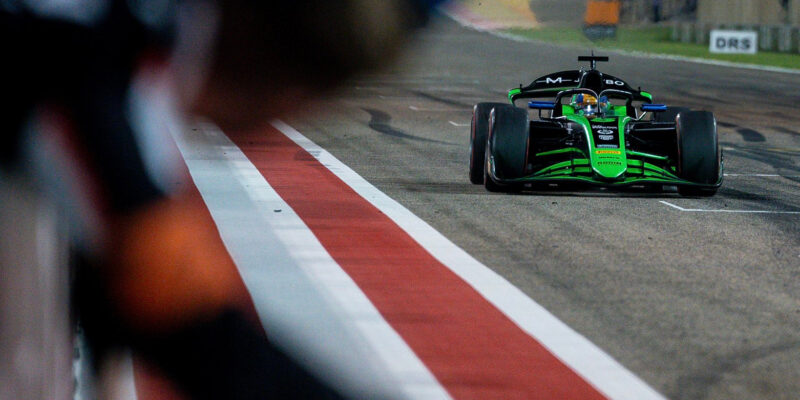 Sprint F2 v Bahrajnu: Nebyl to večer favoritů