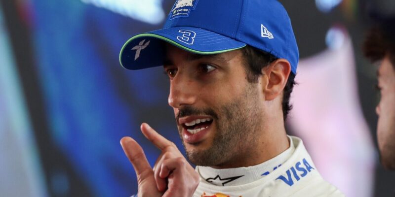 Ricciardo může stále podávat nejlepší výkony, říká Mekies
