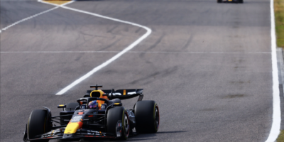Verstappen kritizuje váhu monopostů v pomalých zatáčkách