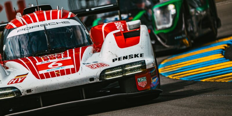 Porsche bere pole position do startu 24h Le Mans
