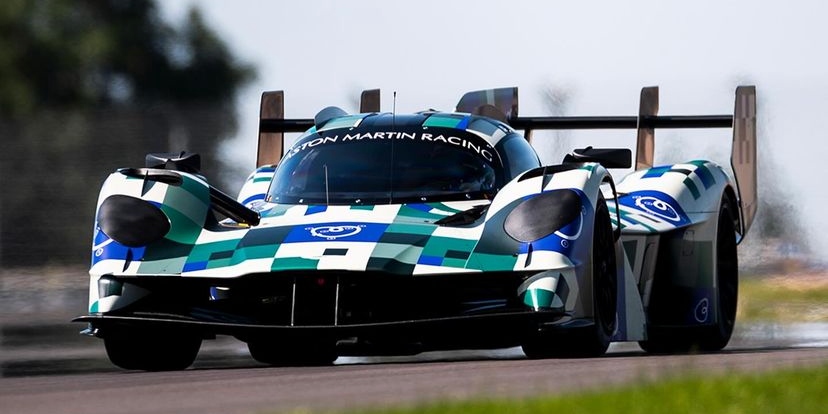 Aston Martin zahájil testování pro WEC s vozem Valkyrie