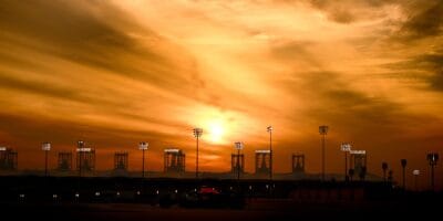 Do závodů zbývá pár týdnů: F1 sleduje dění na Blízkém východě