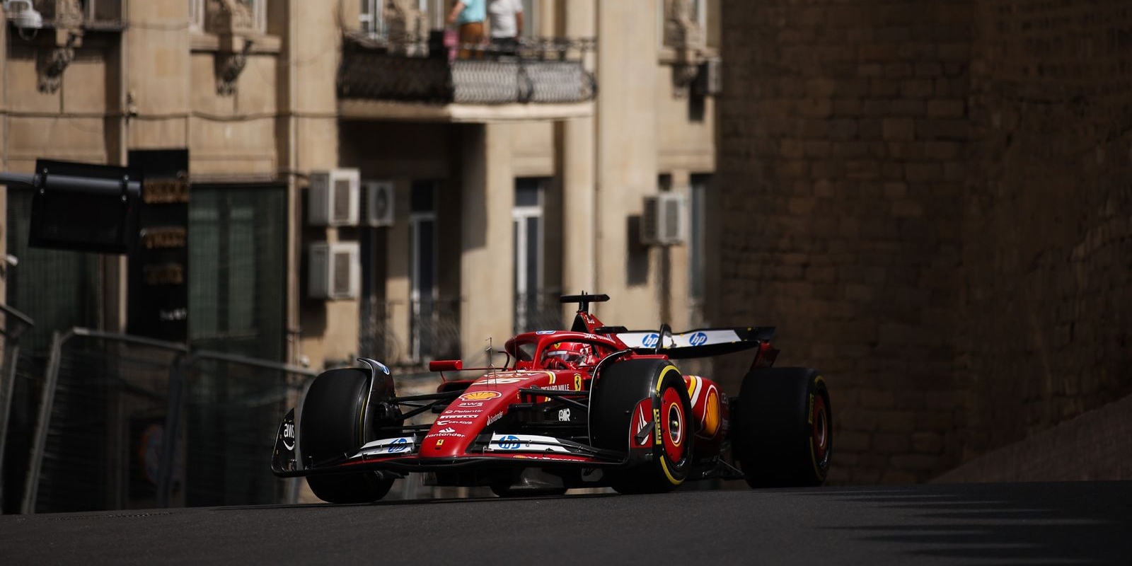 Výsledky FP2 na VC Ázerbájdžánu: Leclerc po problémech první