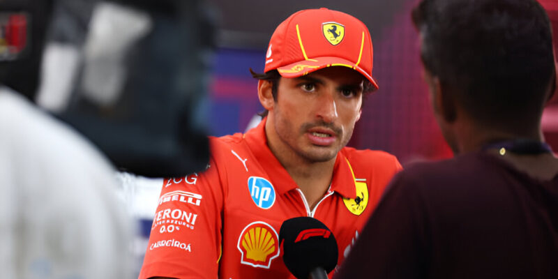 Sainz odhalil své pocity po oznámení Hamiltona do Ferrari