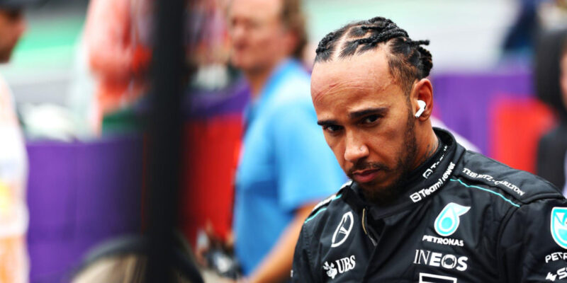 Hamilton se bude ve Ferrari trápit, předpovídá Ecclestone