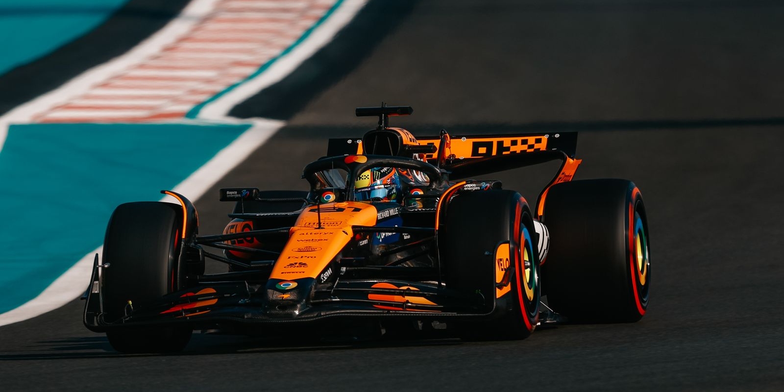 Výsledky FP3 VC Abú Zabí: McLareny znovu dominovaly