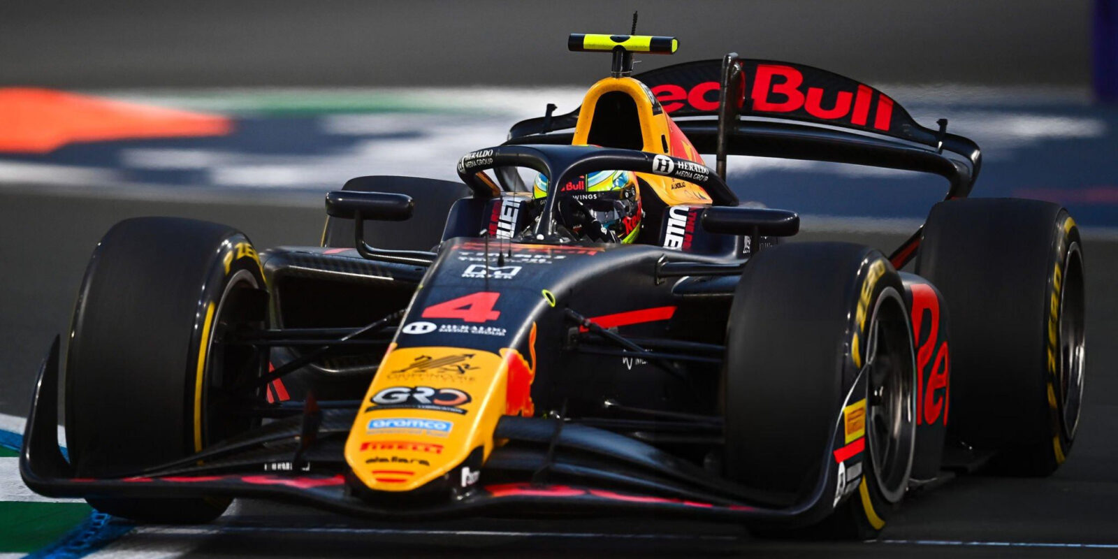 Sprint F2 v Saúdské Arábii: Verschoor penalizován, slaví Lindblad