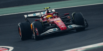 Hamilton věří, že se Ferrari s novinkami může přiblížit vrcholu