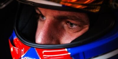 Chandhok: Ľudia okolo Verstappena majú obrovskú moc