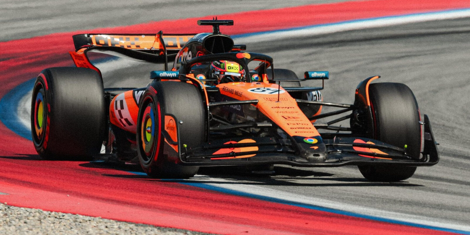 Výsledky kvalifikace VC Španělska: McLaren startuje z první řady