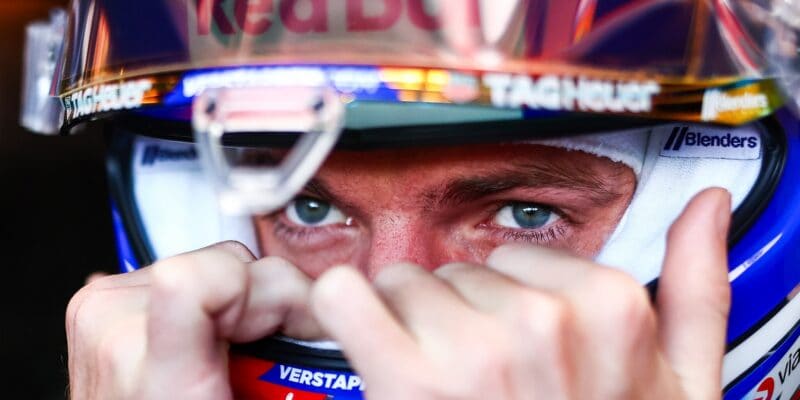 Tvrdý súboj Hamiltona s Verstappenom: Nič sa nestalo!