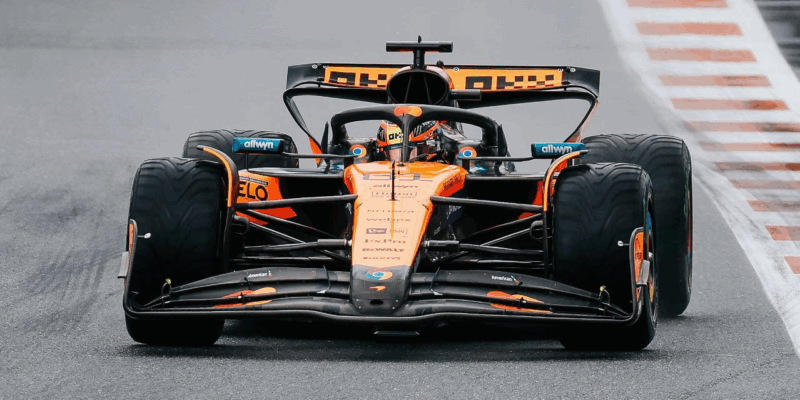 McLaren po dominantní výhře čelí pozornosti FIA