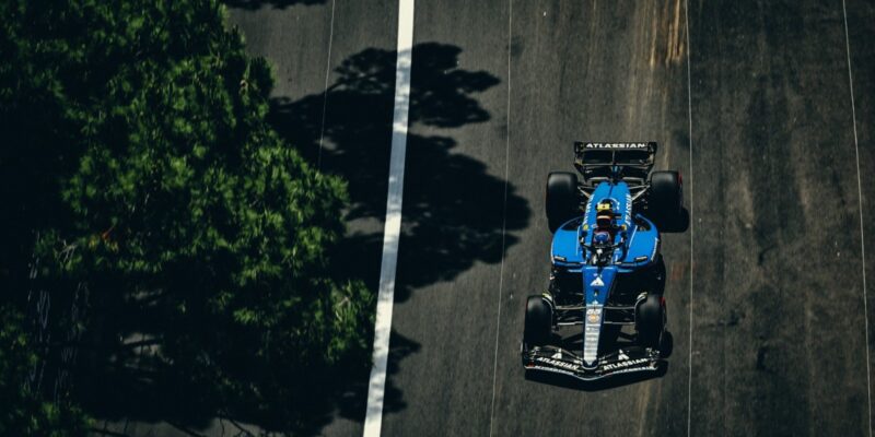 Strategický boj Williamsu s Racing Bulls: Zlá divácka šou