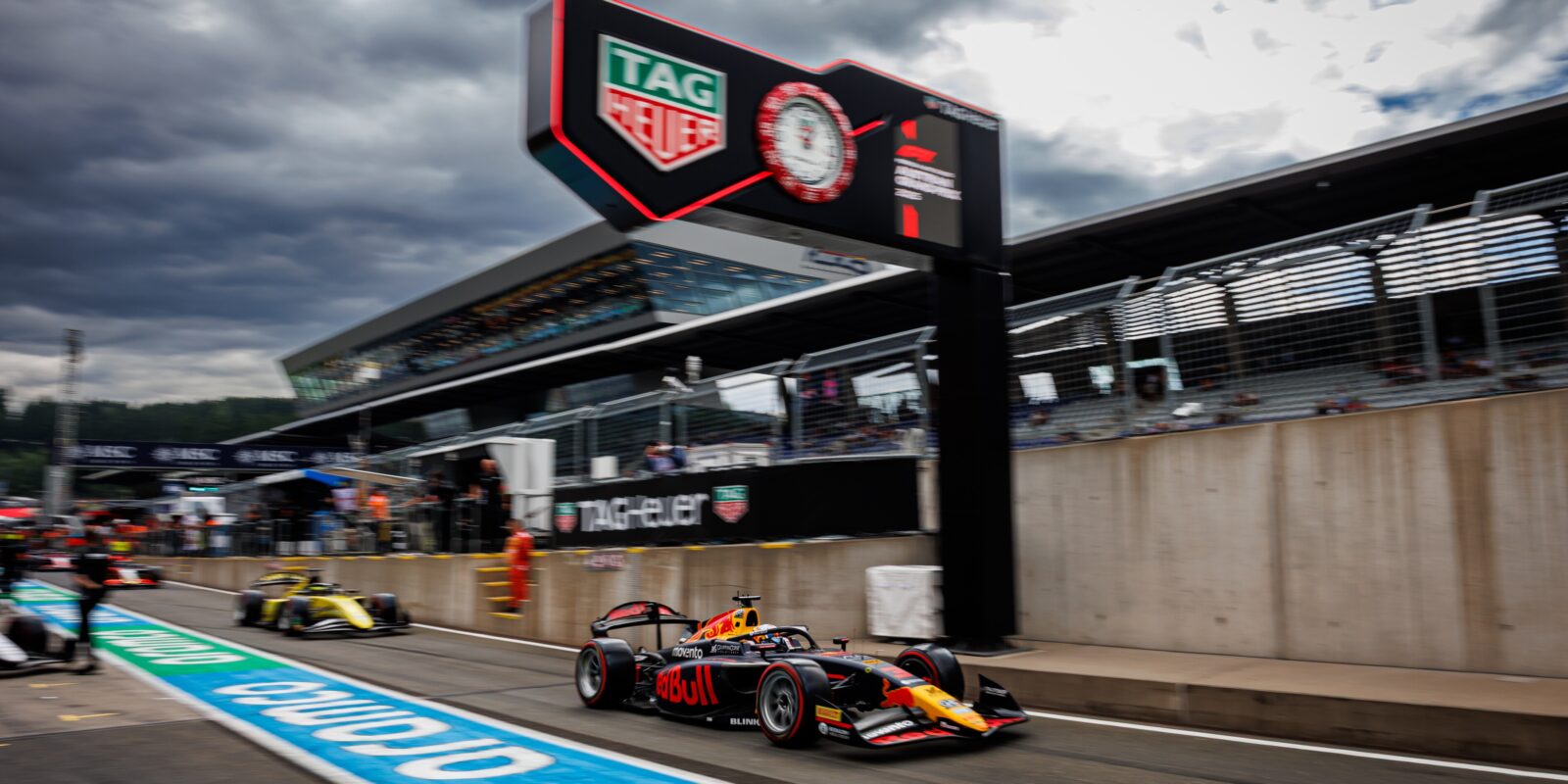 Sprint F2 v Rakousku: Staněk třetí a obrovské nehody