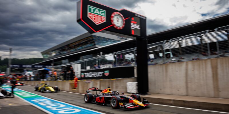 Sprint F2 v Rakousku: Staněk třetí a obrovské nehody