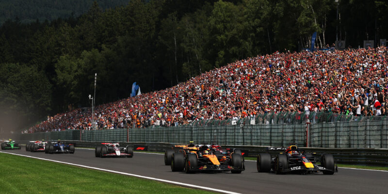 Výsledky sprintu VC Belgie: Verstappen vítězí před McLareny