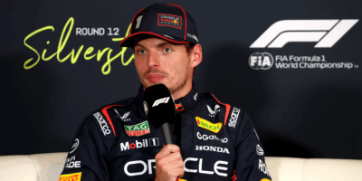 Piastri dostal tvrdý trest za brzdění. Co na to Verstappen?