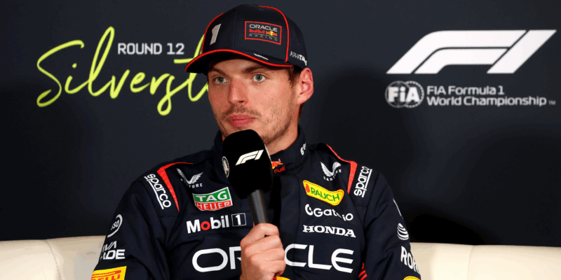 Piastri dostal tvrdý trest za brzdění. Co na to Verstappen?