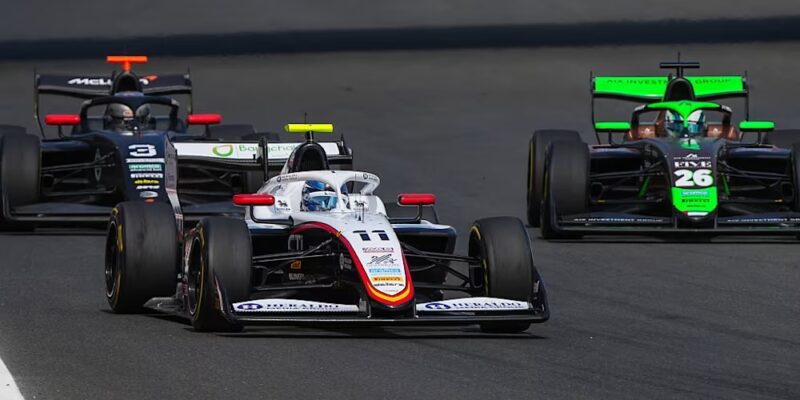 Sprint F3 v Maďarsku: Inthraphuvasak vítězem