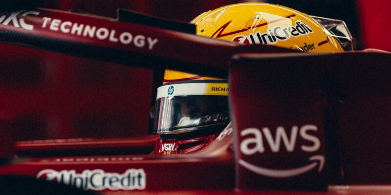 Možná je příliš starý, rýpl si Ralf Schumacher do Hamiltona