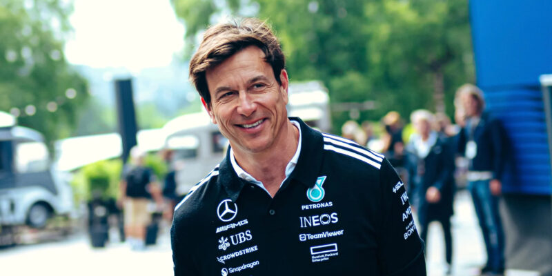 Kdo bude příští rok na špici? Wolff doufá, že Mercedes a Ferrari