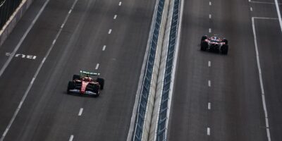 Ferrari v čele tréninku v Baku: Hamilton děkuje