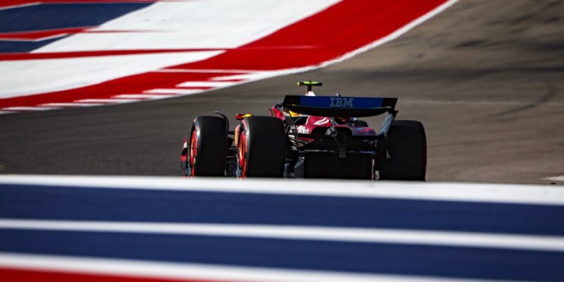 Hamilton věří v pódium: S monopostem si začíná rozumět