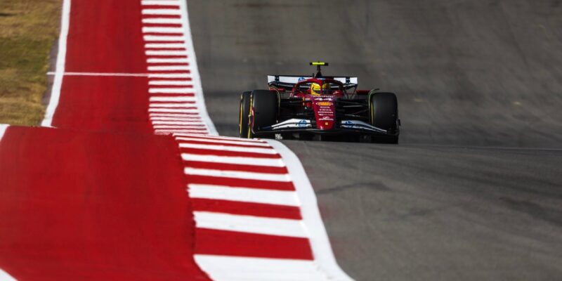 Croft: Ve Ferrari ho neposlouchají, Hamiltonovi dochází trpělivost