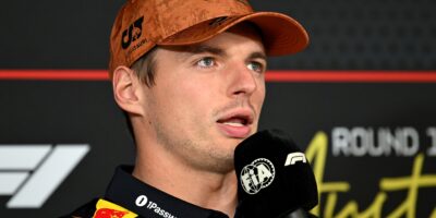 Verstappen: Z boxové zdi neudržíte zcela rovnocenný boj o titul